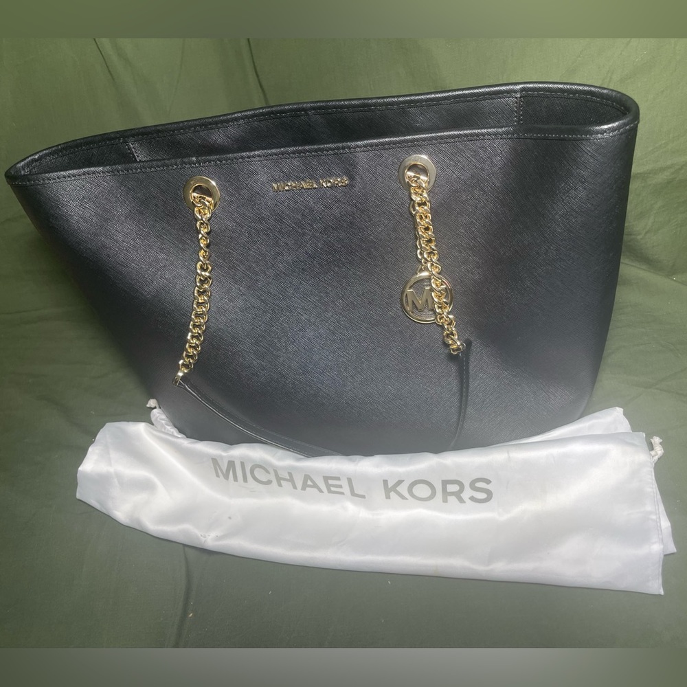 Michael Kors Medium Tote with dust bag